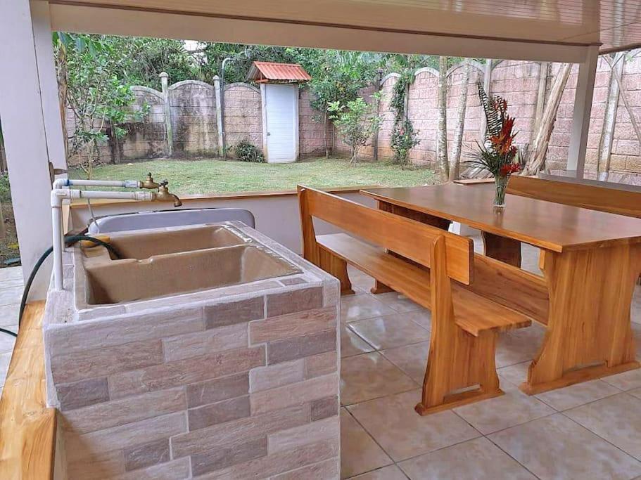 Tropical Bee Garden Holiday Houses Savegre Bagian luar foto